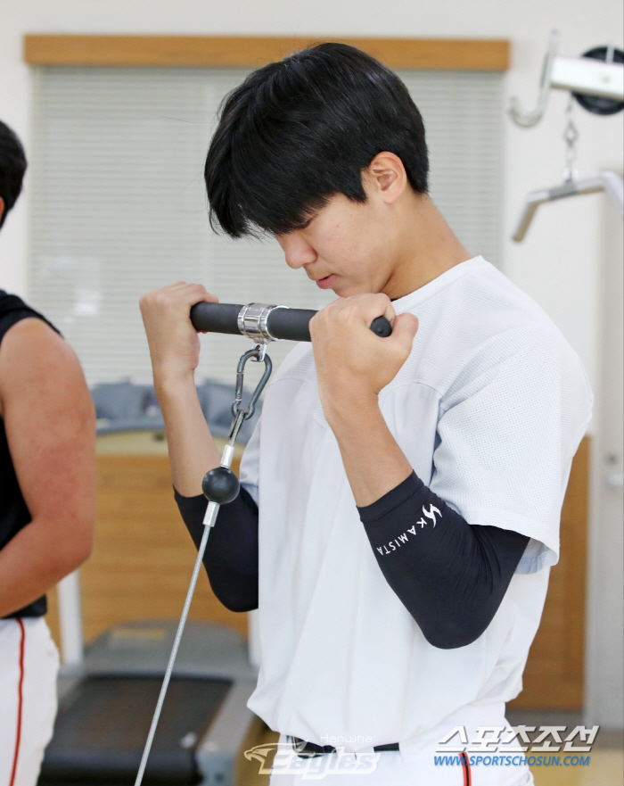 [서산현장]진짜 살찌고 싶은데 아무리 먹어도 78kg…5선발 노리는 한화…