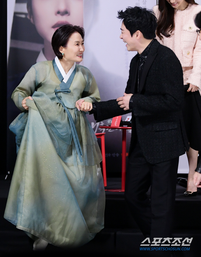 왕이 된 조정석의 대위기...'잔망미 안 돼, 족자가 날 살렸구나'
