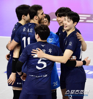 '승점 차 0' 1위 보인다…통합 4연패 본격 시동 