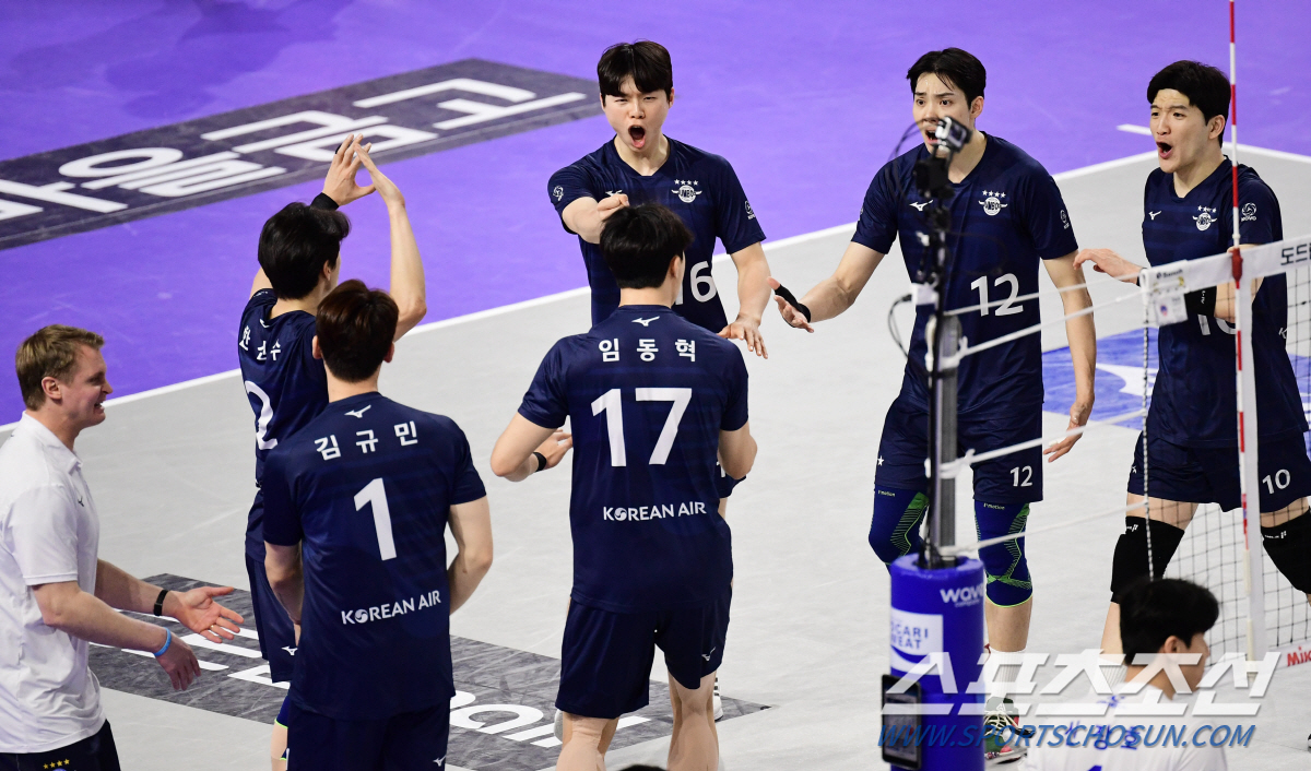 '승점 차 0' 1위 보인다…통합 4연패 본격 시동 "남은 12G 많은 …