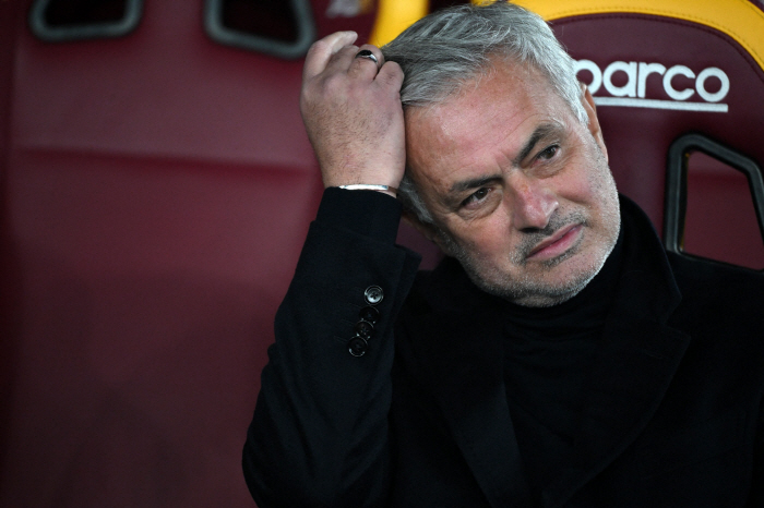 3년차 징크스에 무너진 무리뉴, 로마 이후 차기 행선지 1순위는 'EPL…