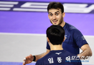 호우 세리머니까지... '파키스탄 특급' 무라드, 한국 V리그 완벽 적응기[인천현장]