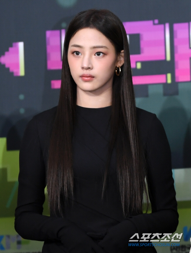 "칼국수가 뭐지?" 뉴진스 민지, 1년 괴롭힘→사과...소속사 "비방 삼…