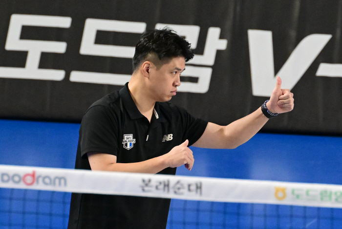 "포기하지 않아 고맙다" 42대40→풀세트 패배+연승 종료…현대캐피탈은 …