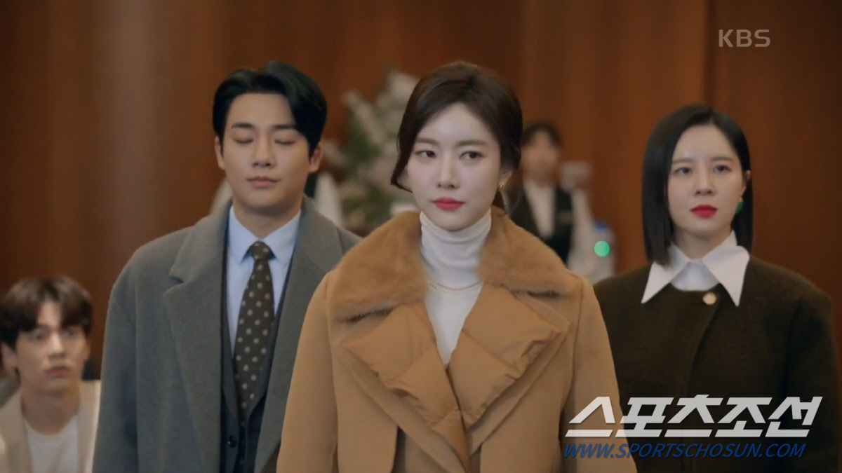 '우아한 제국' 이시강, '성접대+살인고백' 영상 공개돼…도주 예고에 복…