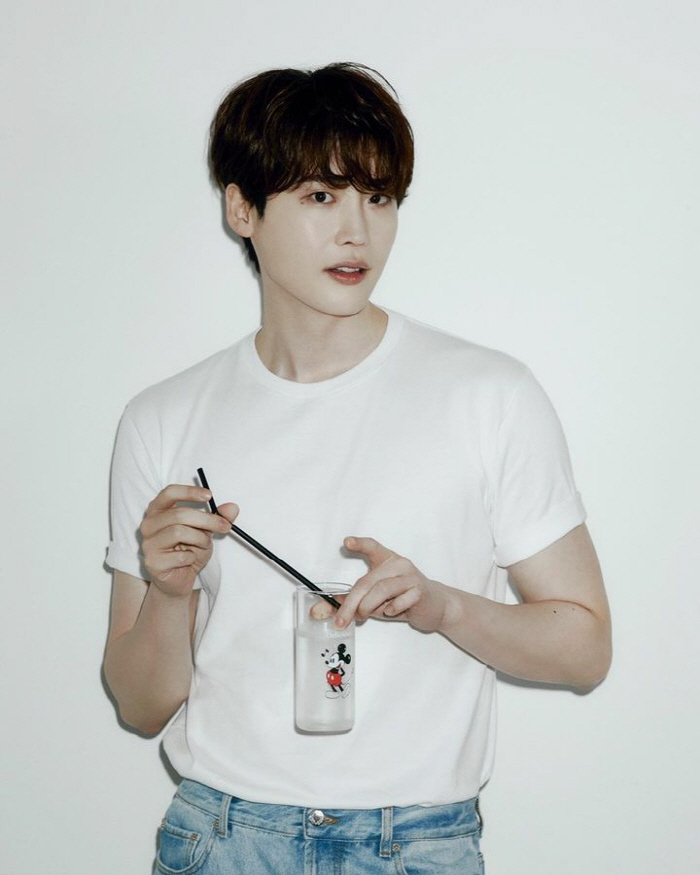 "너만 시간이 멈춘거니"..이종석 새해인사 여전히 '소년美' 뿜뿜