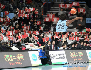 공 잡기만 하면 쏟아진 야유와 클래퍼 시위, 쉽게 잦아들지 않는 팬들의 분노 [고양 현장]