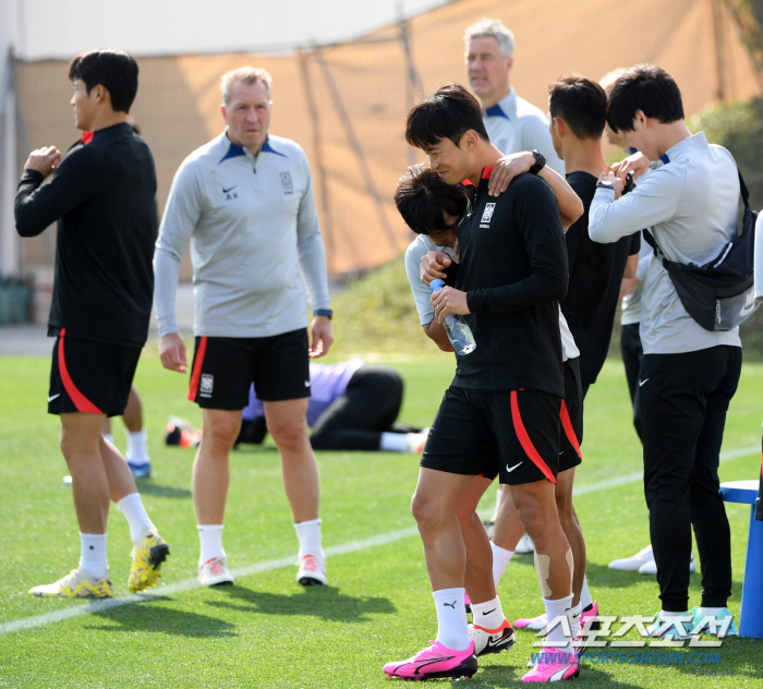 [카타르NOW]'부상' 김진수 드디어 축구화 착용, 김태환→양현준 컨디셔…