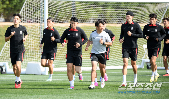 [카타르NOW]'부상' 김진수 드디어 축구화 착용, 김태환→양현준 컨디셔…