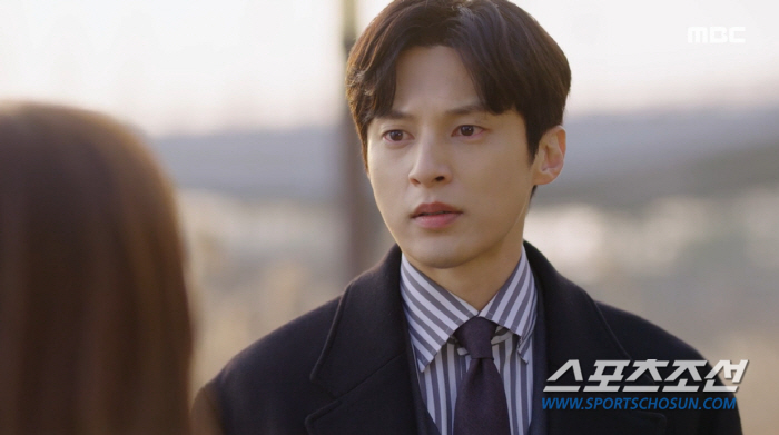 "나도 불륜 피해자". '세번째 결혼' 윤선우, 오승아에 사랑 고백…칼자…