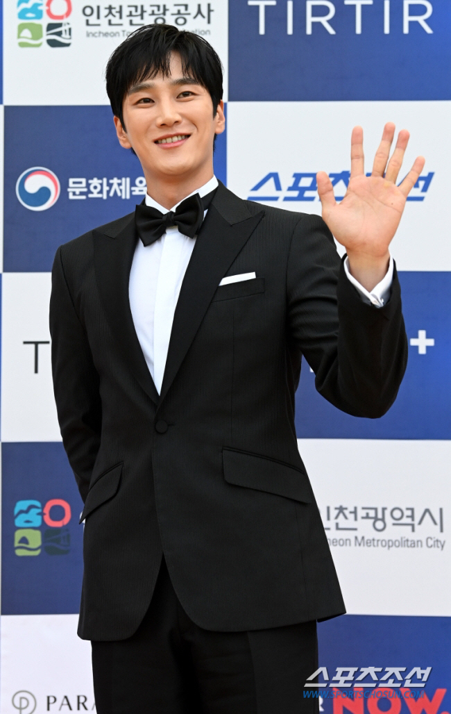 [1만호 기획] '청룡의 해' 빛낼 안보현 "올해는 새로운 모습으로…도전…