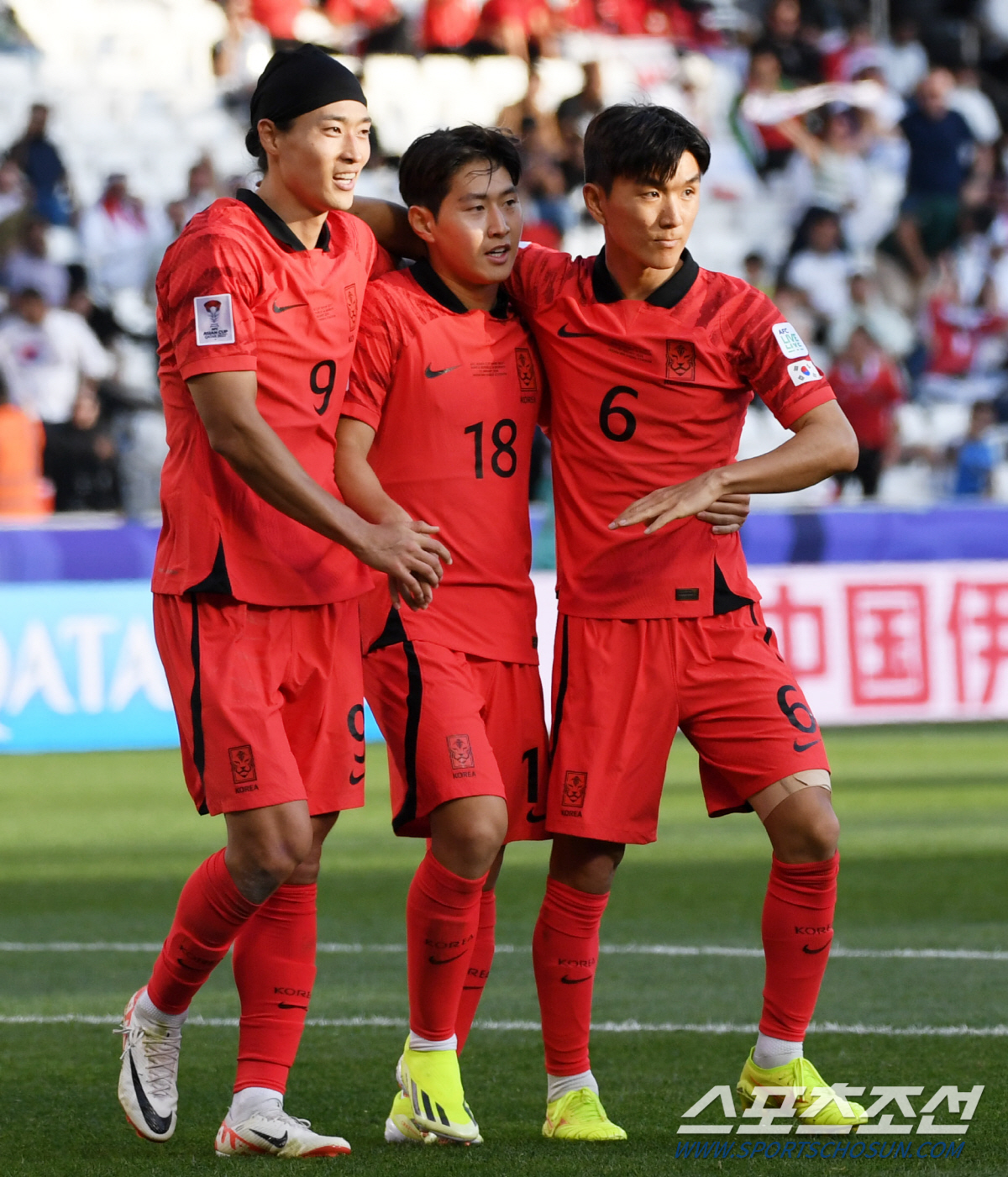 15일(현지시간) 카타르 도하 자심 빈 하마드 스타디움에서 열린 2023 아시아축구연맹(AFC) 카타르 아시안컵 대한민국과 바레인의 경기. 이강인이 추가골을 넣은 뒤 환호하고 있다. 도하(카타르)=박재만 기자 pjm@sportschosun.com/2023.01.15/\