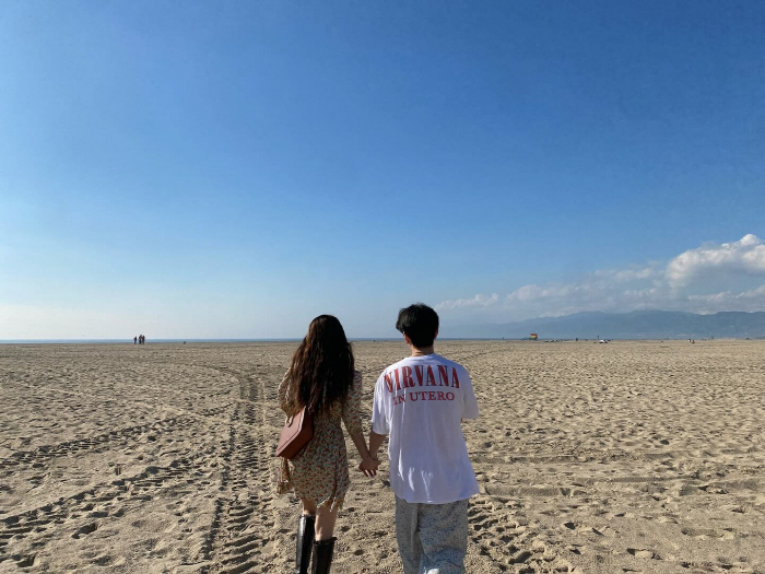 [SC이슈] 손 꼭 잡은 현아·용준형, ♥열애 고백일까, 콜라보일까
