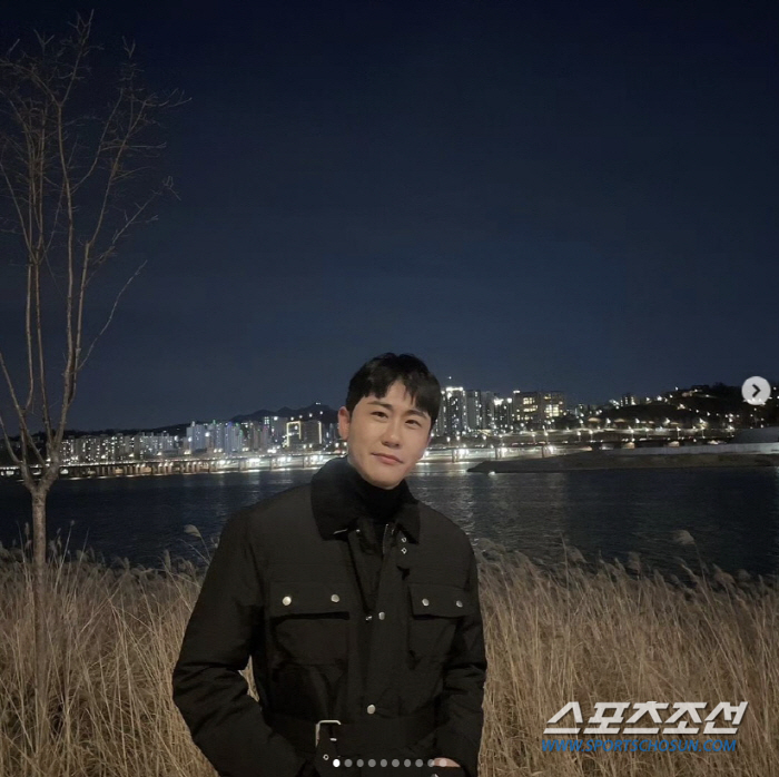 영탁, '모델료 150억 요구' 억울함 풀려…막걸리 업체 대표에 징역형 …
