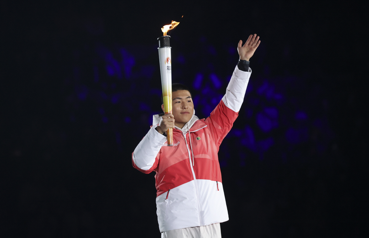 '강원 2024 개회식' 마지막 성화 주자는 프리스타일스키 이정민