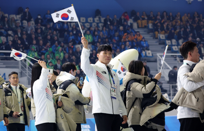 尹대통령"강원2024 개막을 선언합니다!" 바흐 IOC위원장"감사합니다!…