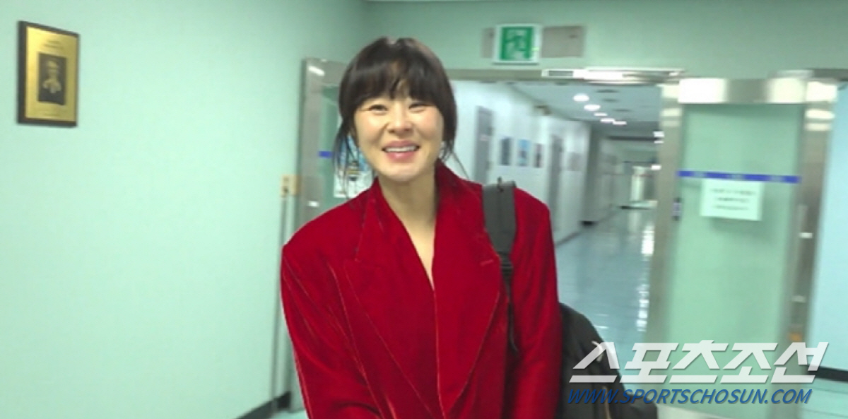 '금주·금연 성공→연예인집 가사 도우미'. 최강희의 '예측 불허' 근황……