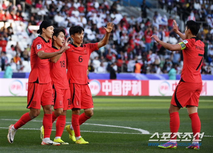 E조 1위 걸린 요르단전, 16강 한-일전 운명도 춤춘다…'카드 전략'은…