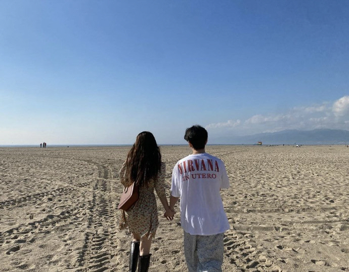 [SC이슈]현아, ♥용준형 반응 의식했나…'前남친' 던 럽스타는 그대로,…