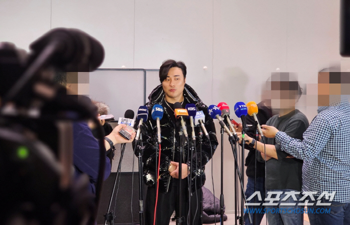 '亞 최초 GG'→'예비 FA' 김하성 "이정후 1억달러↑ 동기부여…치는…