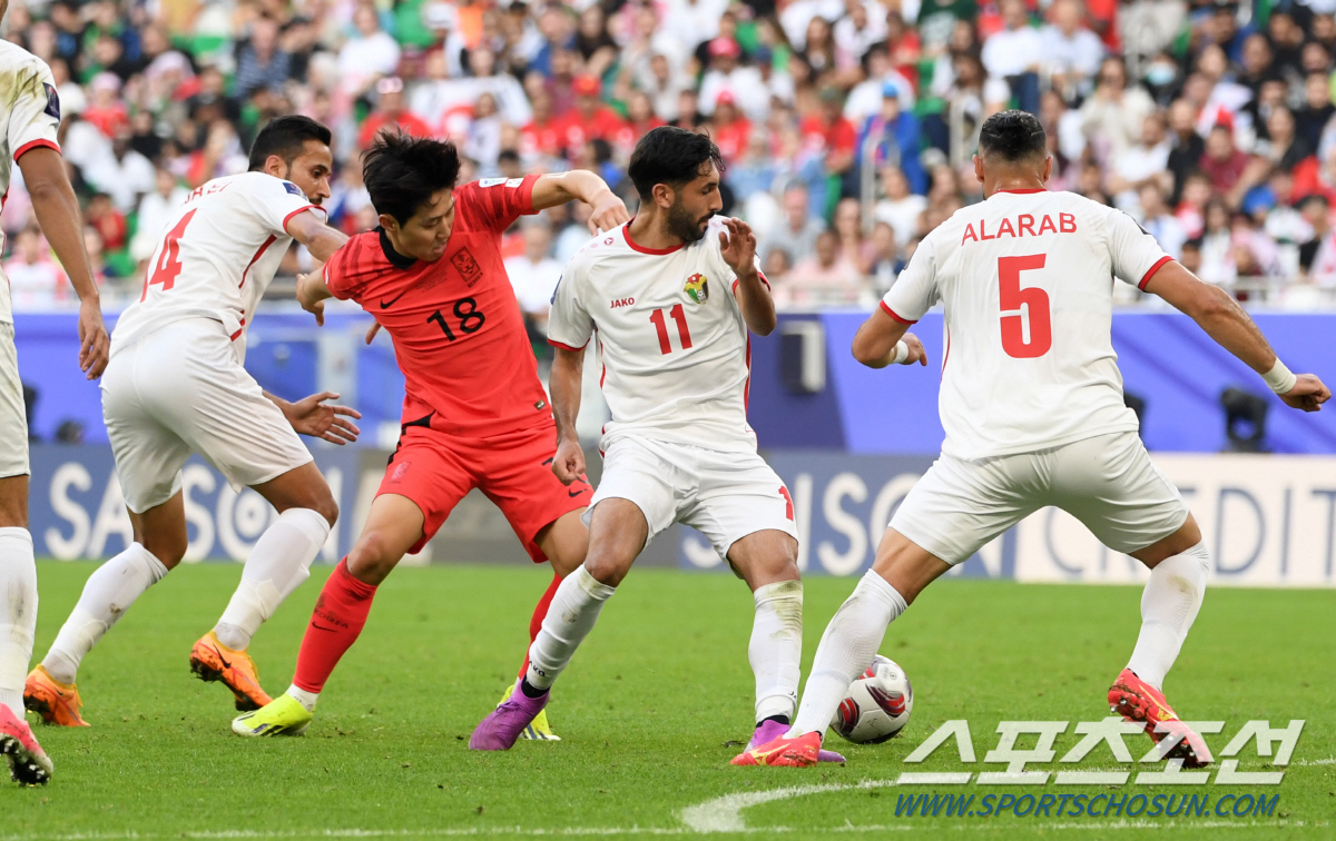 [카타르 현장리뷰]'대참사 막았다' 손흥민 선제골→황인범 자책골 유도 韓…