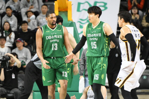 '연패가 뭐야?'DB, 마레이 빠진 LG에 완승…KCC,삼성 제물로 연패 탈출