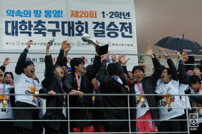'명가 부활' 용인대, 이장관 전 감독 그림자 드디어 지웠다! '속도 축…