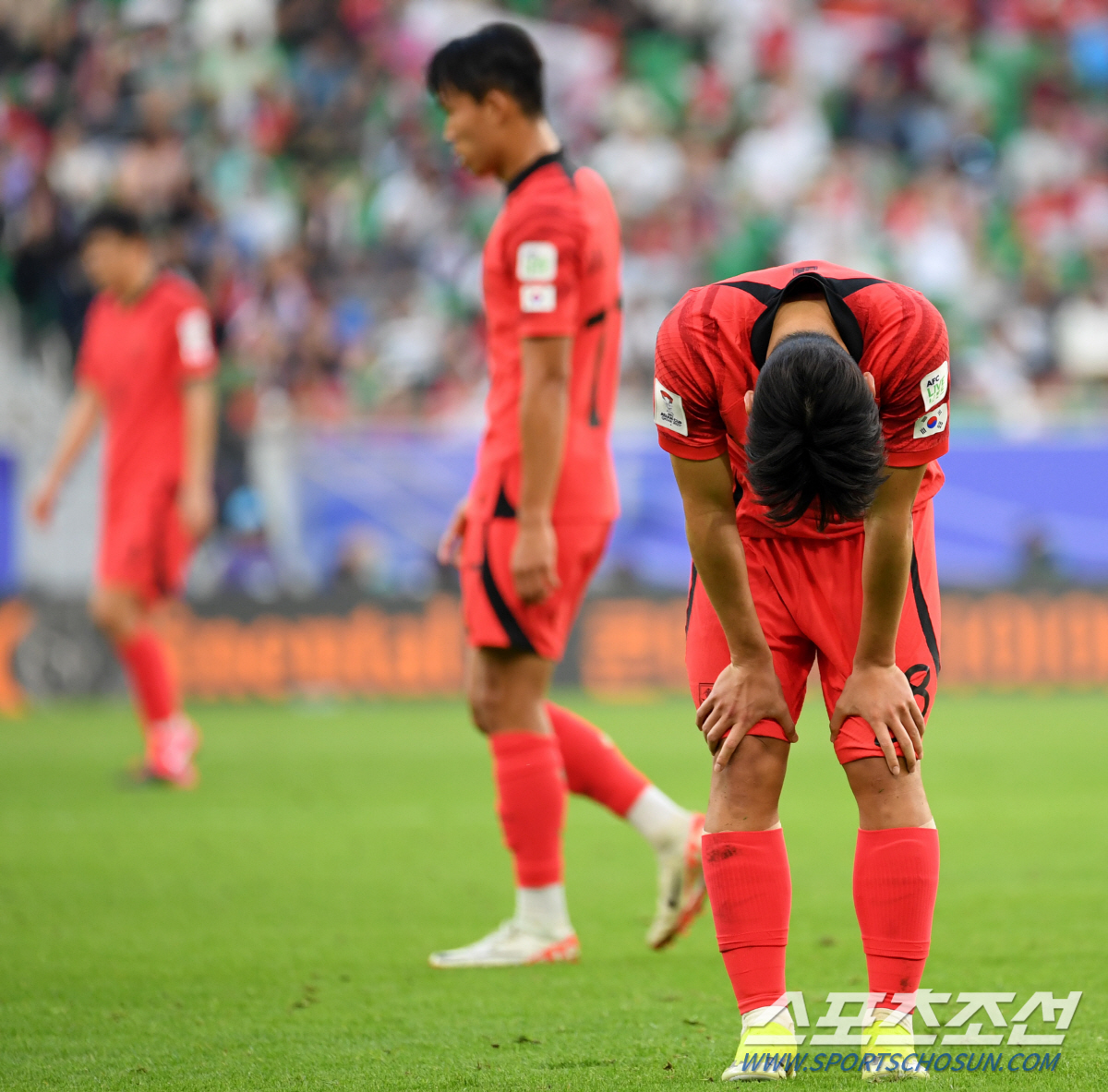 [카타르ON]'턴오버 17개→허리 잡고 털썩' 참고 뛴다던 이강인, 결국…