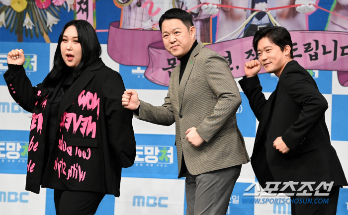 [SC현장] '도망쳐' 김구라X김대호X풍자 품고 정규 컴백…"3인3색 조…