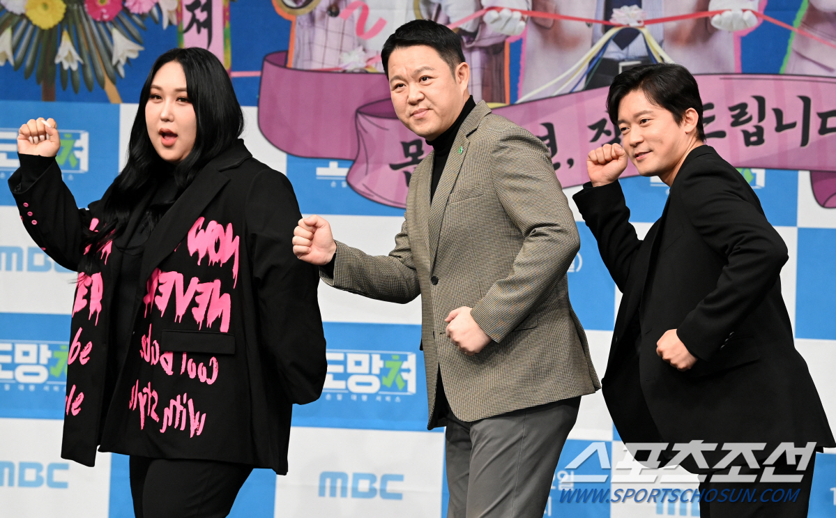 [SC현장] '도망쳐' 김구라X김대호X풍자 품고 정규 컴백…"3인3색 조…