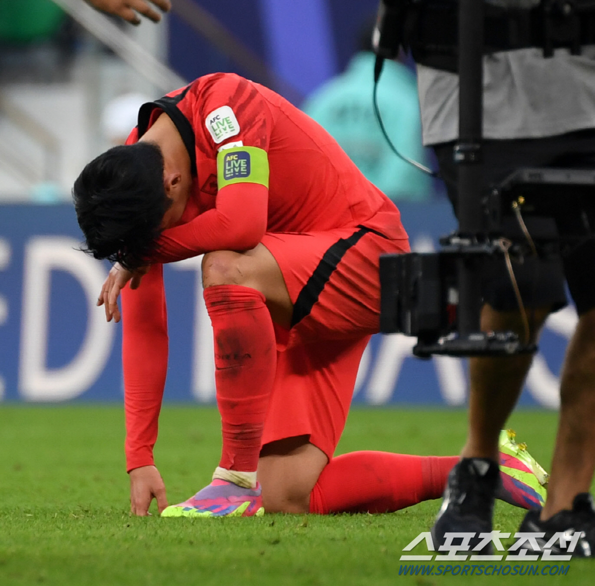 20일(현지시간) 카타르 도하 알투마마 스타디움에서 열린 2023 아시아축구연맹(AFC) 카타르 아시안컵 대한민국과 요르단의 경기. 무승부로 끝나자 대한민국 손흥민이 아쉬워하고 있다. 도하(카타르)=박재만 기자 pjm@sportschosun.com/2023.01.20/