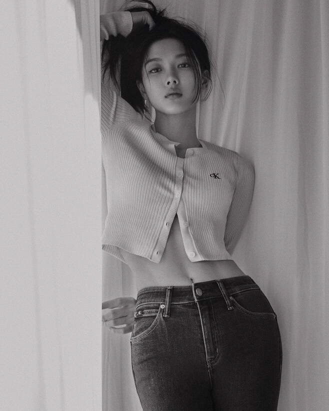 김유정, 매일 리즈 갱신하네…완벽한 청바지 핏까지 '눈길'