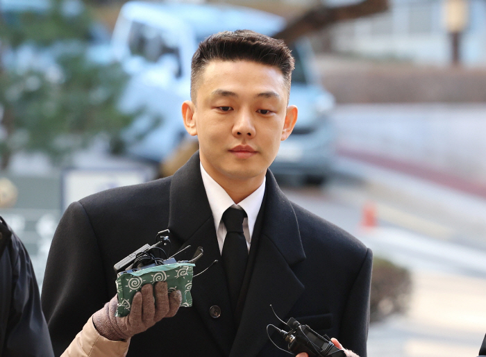 유아인, 대마·프로포폴 일부 인정 "우울증 앓아 수면마취제 의존성 有" …