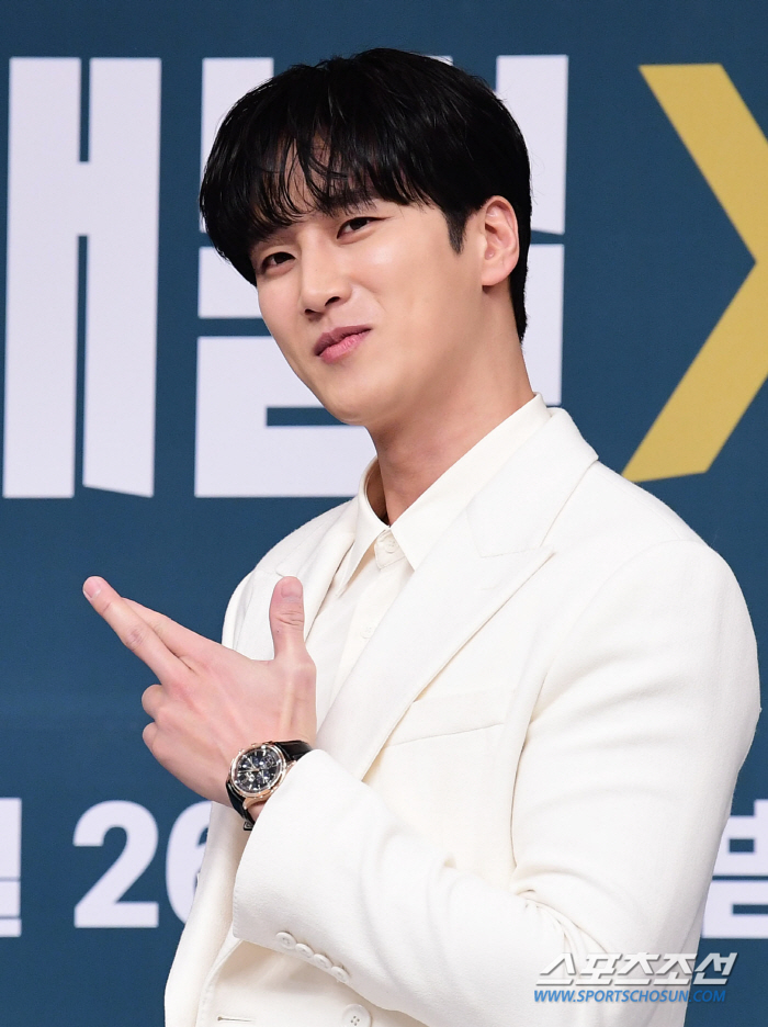 '재벌X형사' 안보현 "금토드라마 '뉴 사이다 히어로' 계보, 상당히 부…