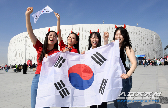 [스페셜리포트]여성이 스포츠 문화를 바꿨다, 축구 A매치시장의 큰손 등극