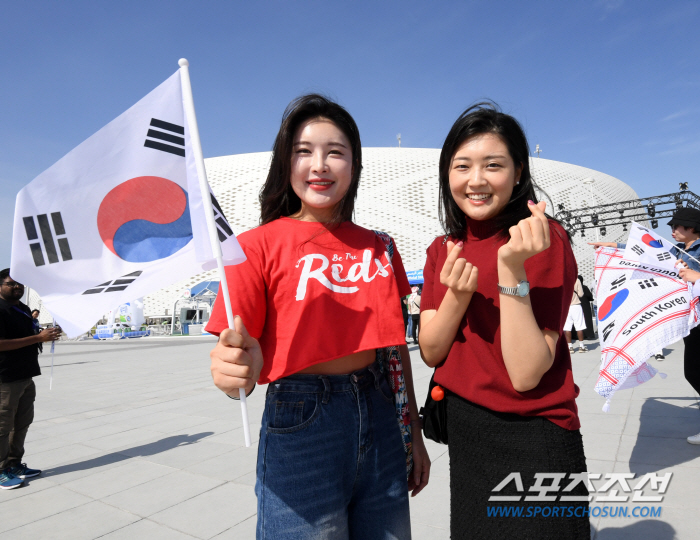 [스페셜리포트]여성이 스포츠 문화를 바꿨다, 축구 A매치시장의 큰손 등극