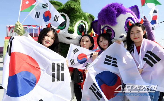 [스페셜리포트]여성이 스포츠 문화를 바꿨다, 축구 A매치시장의 큰손 등극