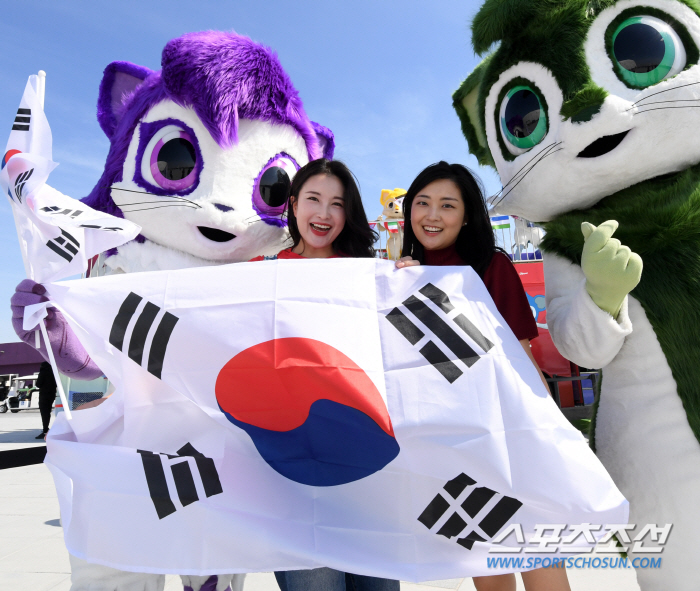 [스페셜리포트]여성이 스포츠 문화를 바꿨다, 축구 A매치시장의 큰손 등극
