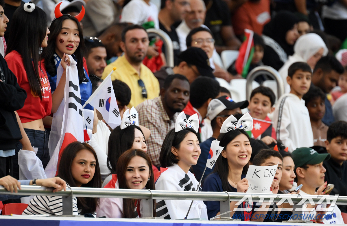 [스페셜리포트]여성이 스포츠 문화를 바꿨다, 축구 A매치시장의 큰손 등극