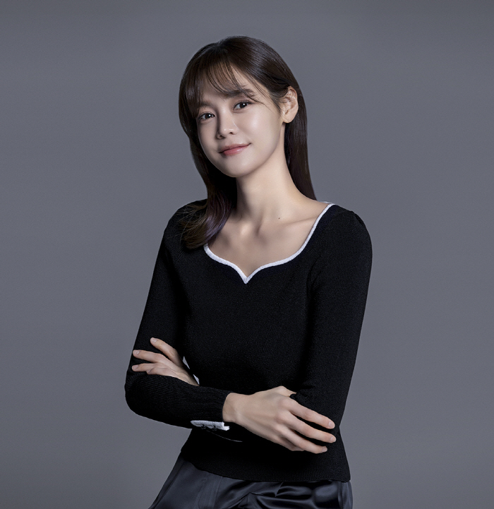 [공식] '라이머와 이혼' 안현모, 에스팀과 전속계약..예능인으로 본격 …