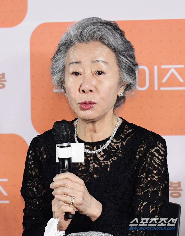 '도그데이즈' 윤여정 "초반 캐릭터 이름부터 '윤여정', 안 할 수 없었…