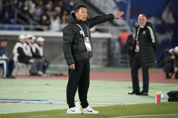 '亞컵 폭망' 중국, 한국 감독에 SOS! '날쌘돌이' 서정원 1순위·최…