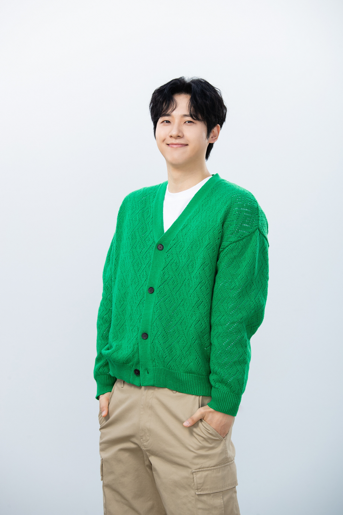 B1A4 신우, 연극 '찬란하고 찬란한' 공연…개별활동도 열일
