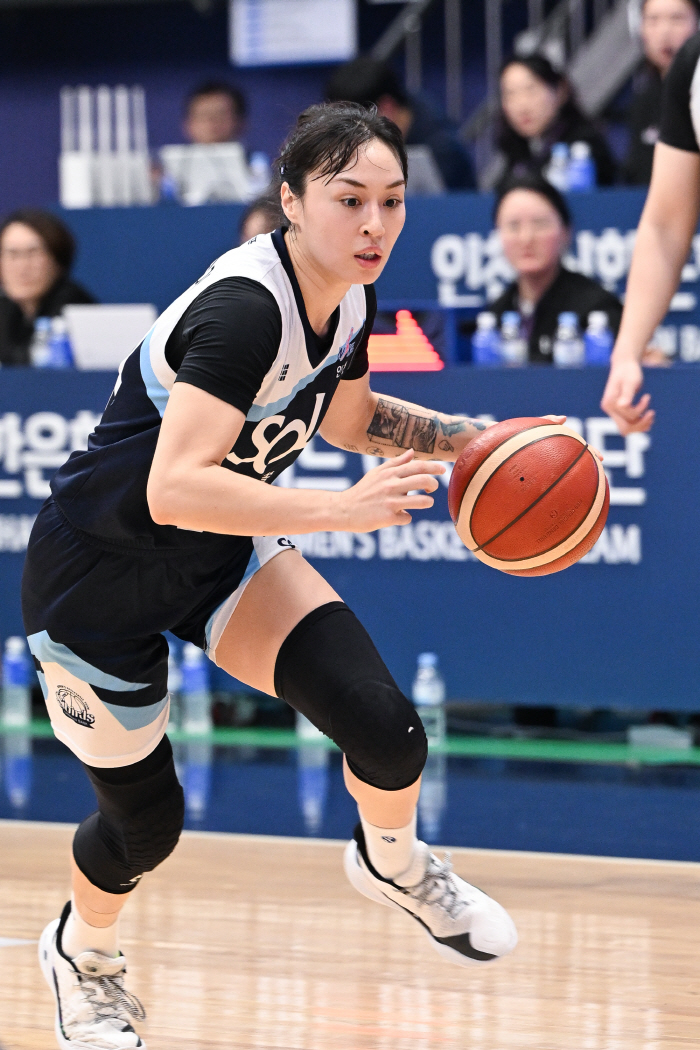 후반기 반전행진 신한은행, 하나원큐에 2점차 역전승