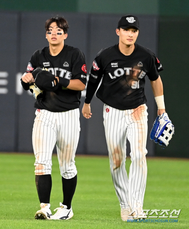 "타격은 페르난데스와 비슷" 구드럼 잊어라→'ML급' 중견수 온다…롯데 …