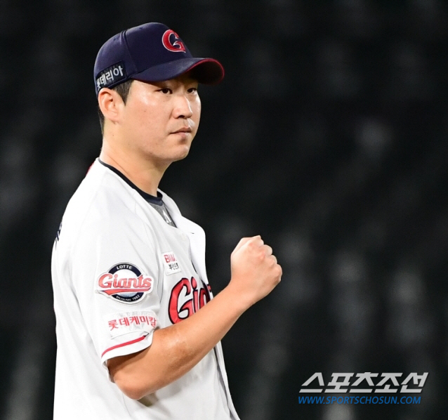 'ERA 2.26' 슈퍼에이스가 직접 전수한 '신무기' 장착. 데뷔 첫 …
