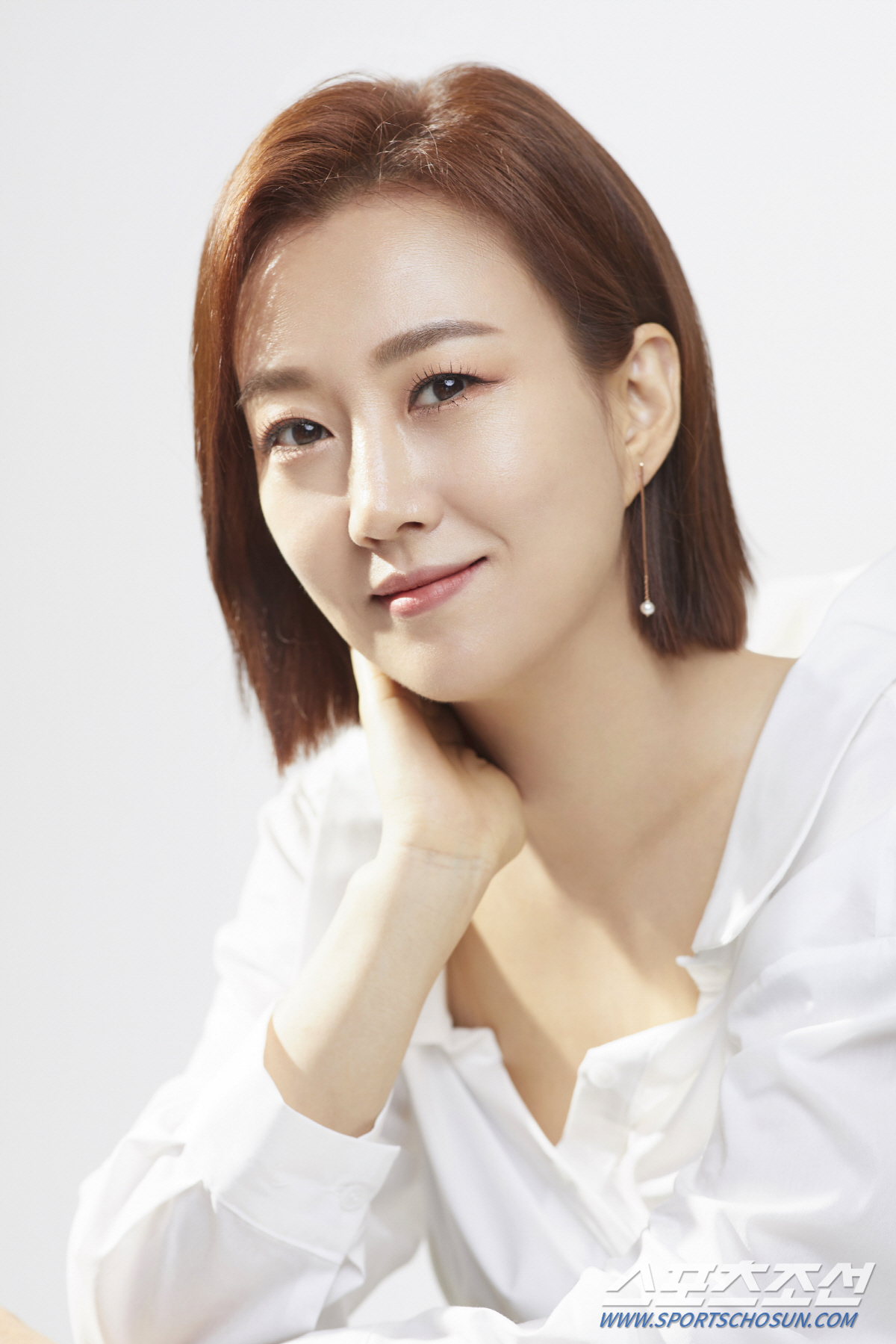 장윤정, '진성빅쇼 BOK, 대한민국' MC 출격…"40년 무명과 암투병…