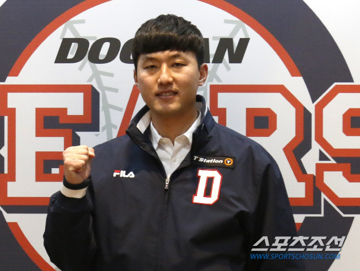 FA 홍건희 두산 잔류. 2+2년 총액 24억5천만원. +2년 15억은 …