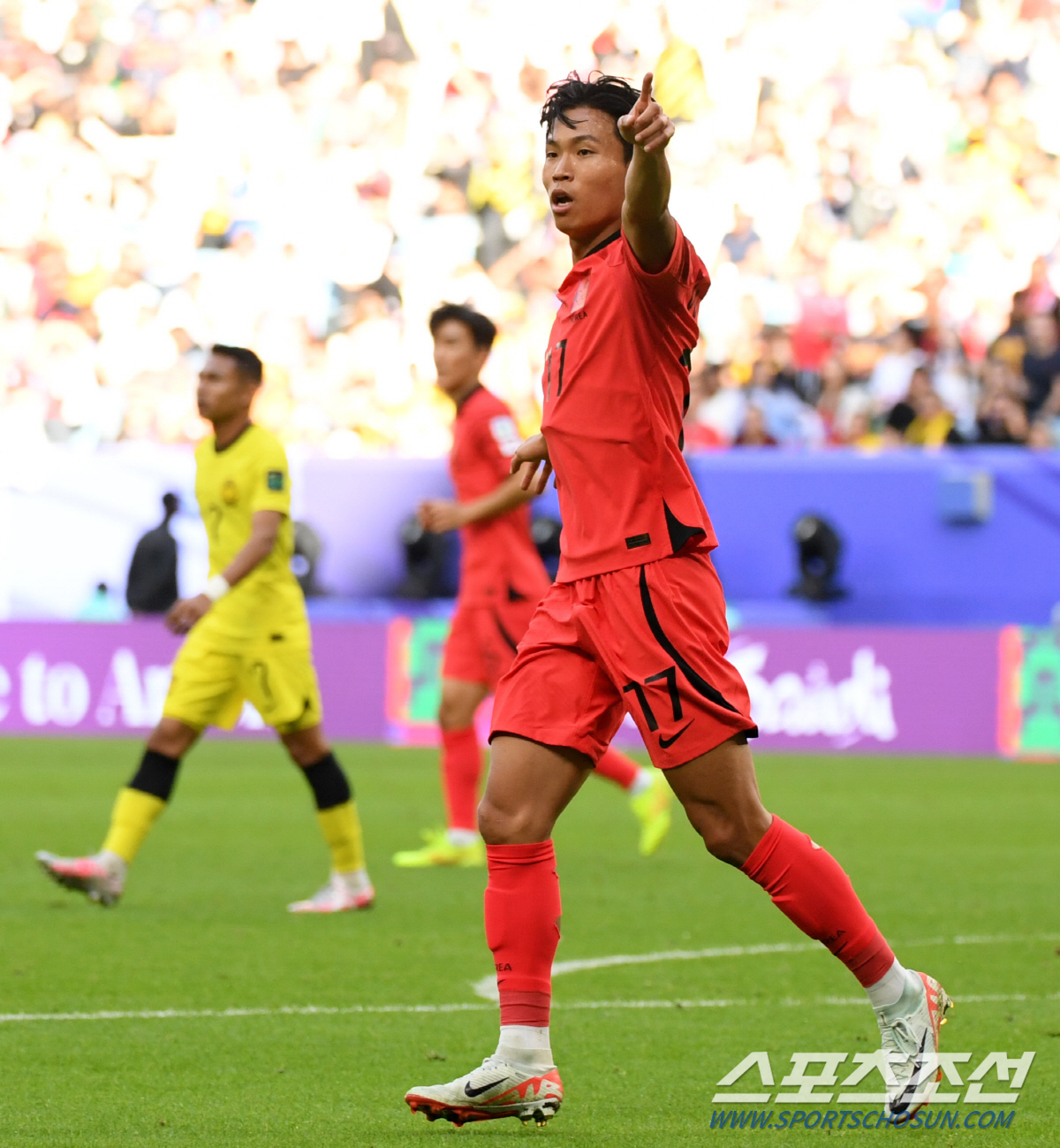 "지금 몇시? 득점할 시간!" 亞컵 선발데뷔전→데뷔골 정우영, 말레이 대…