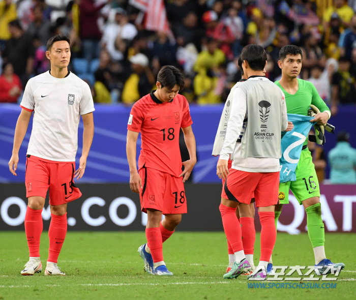 "'64년 만의 亞 정상 도전'이란 말이 창피" 韓 축구, 더 이상 '황…